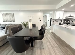 121 Woodbridge Ave #313, Vaughan, ON L4L9E3