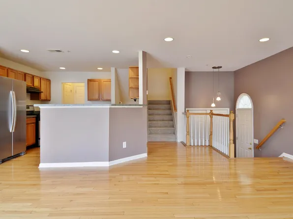 19 Marina Drive image 9 of 50