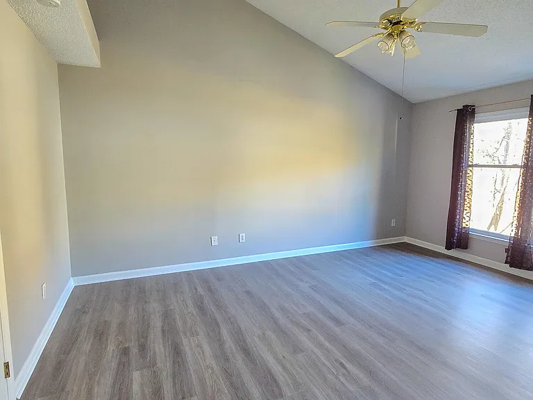 2205 Dungiven Ct — Photo 27