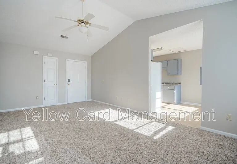 82 Crosby Dr — Photo 4