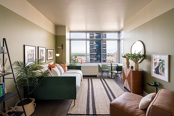 Rented by Greystar | media 14