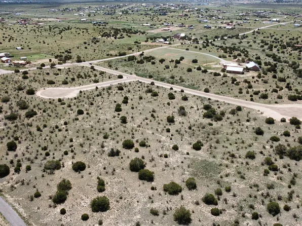 2 Taluca Ct, Edgewood, NM 87015