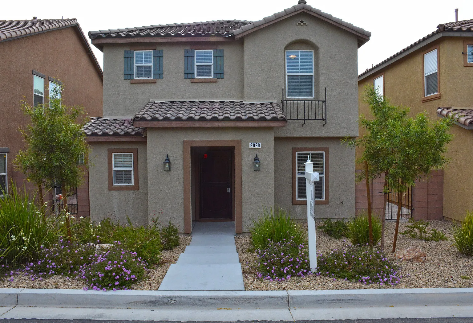 Impeccable Home in a Cul-de-Sac with Great Curb Appeal! — Photo 1