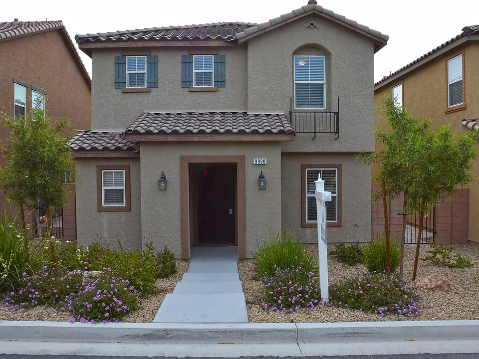 9920 Turquoise Glass Ct