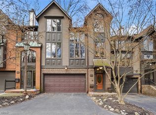 22 Hidden Vly, Rocky River, OH