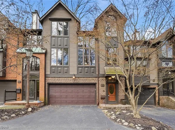 22 Hidden Vly, Rocky River, OH 44116