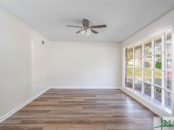 3rd image of 2219 Jordan Dr