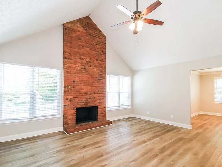 1218 Raleigh Way — Photo 6