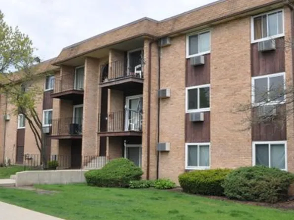 675 Heritage Dr #7107, Hoffman Estates, IL 60169