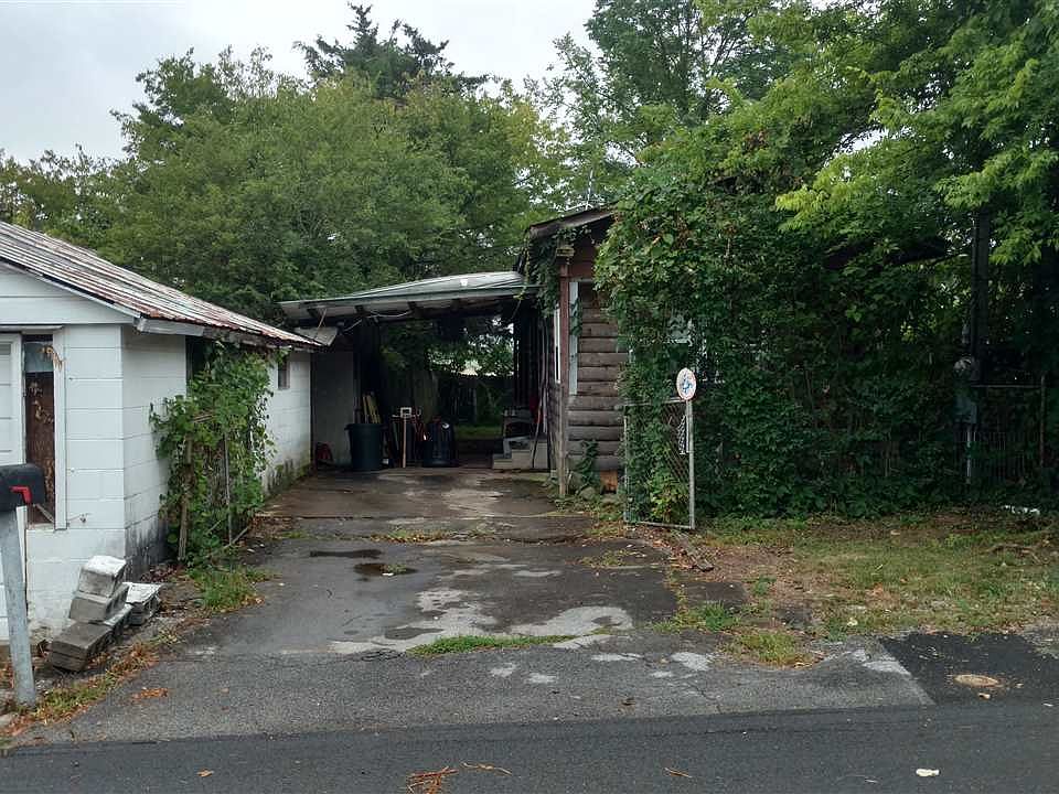 2nd image of 1409 Virginia Ave SW