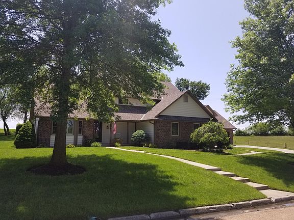 3rd image of 738 S Lake Dr