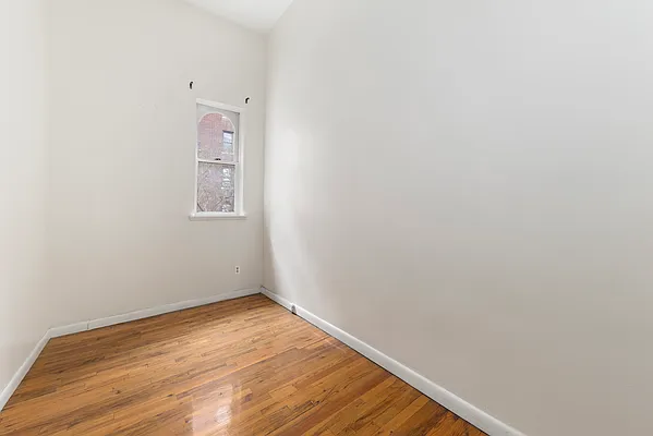 Rented by Douglas Elliman | media 16