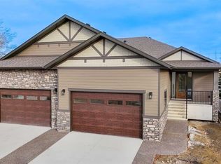 5300 W 60th St #102, Sylvan Lake, AB T4S0K8