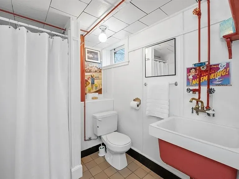 284 Lake Ave — Photo 24