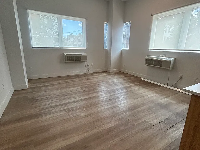 28 Jefferson St #VAR503 — Photo 11