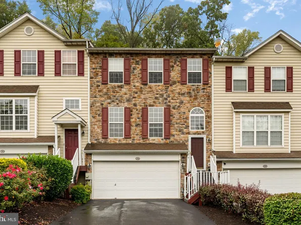 214 Yorktown Ct, Malvern, PA 19355