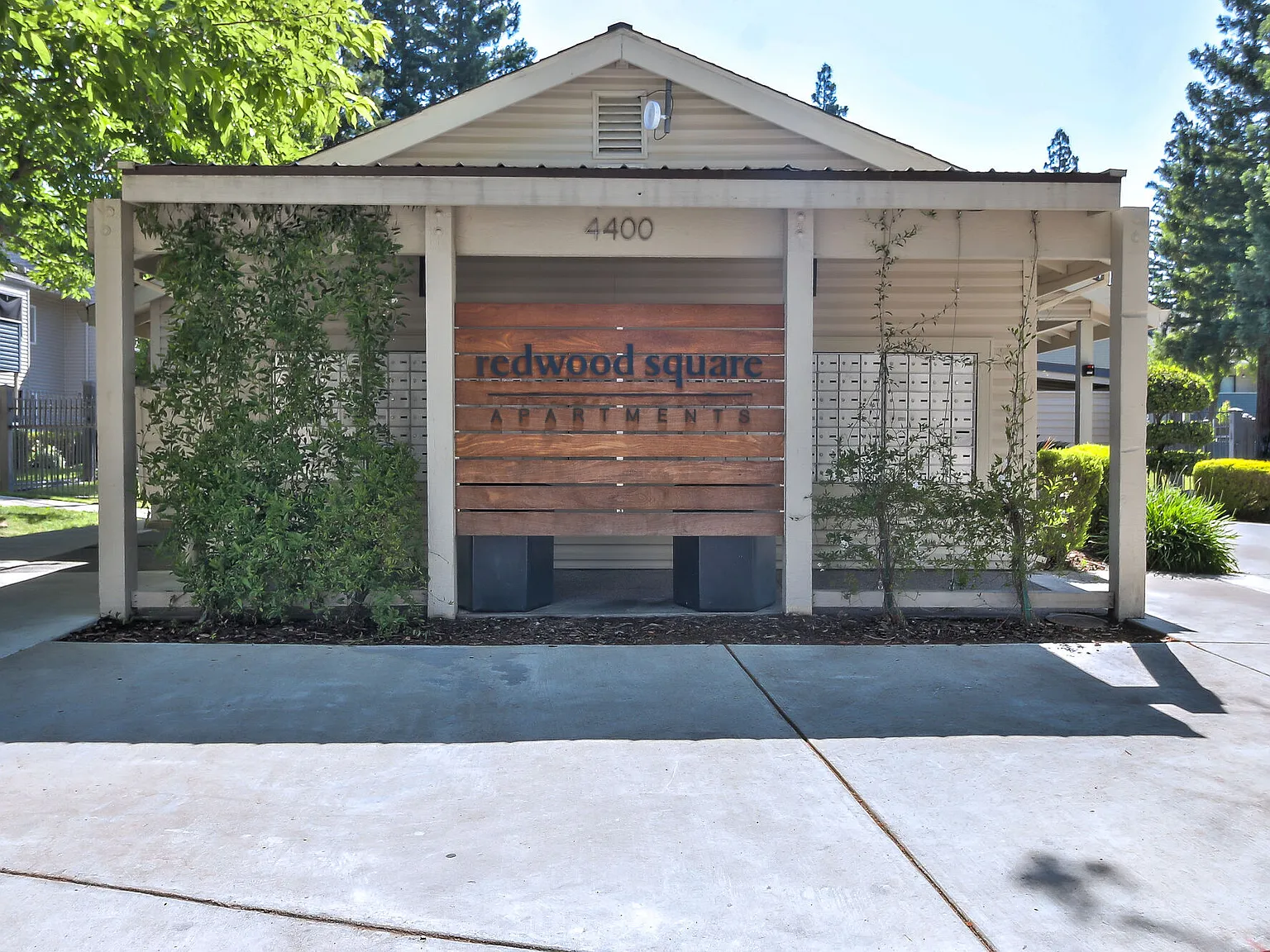 Redwood Square — Photo 2