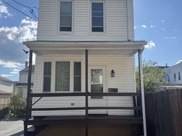 10 S Price St, Saint Clair, PA 17970