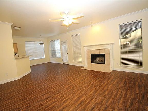 3rd image of 6510 Cove Hollow Dr