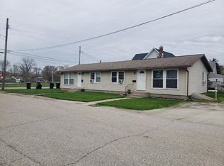 411 & 411-1/2 W Boston St, Syracuse, IN
