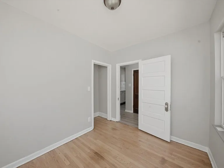 5742 N Rockwell St #2 — Photo 10