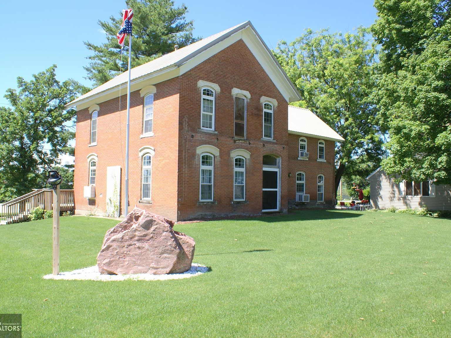 922 3rd Ave Ackley Ia 50601 Zillow