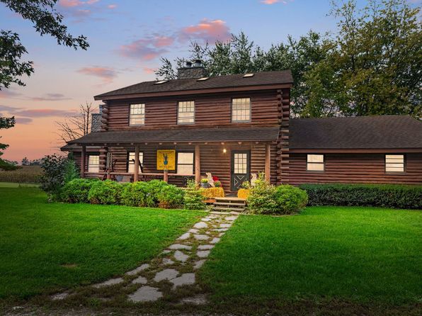 29650 N Garland Rd, Wauconda, IL 60084