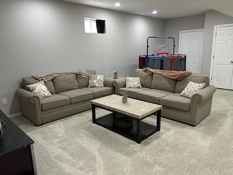 402 Gloucester Ave — Photo 14