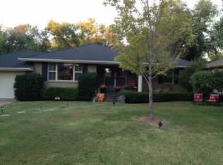 1905 Dorchester Dr, Nichols Hills, OK 73120