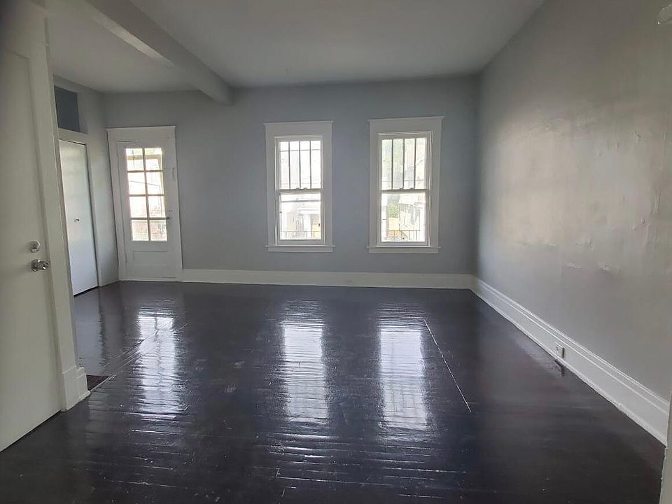1st image of 202 Parkdale Ave