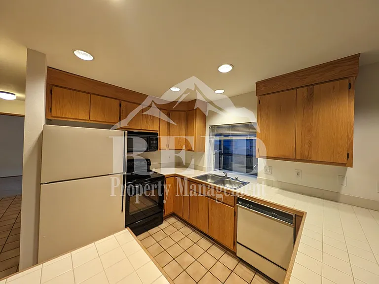 305 Shore Dr #307 — Photo 15