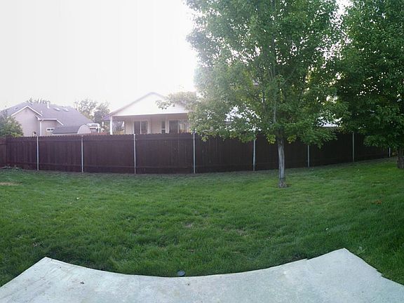 Fenced rear yard
