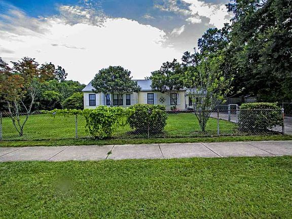 2nd image of 1015 Bloodworth Ln