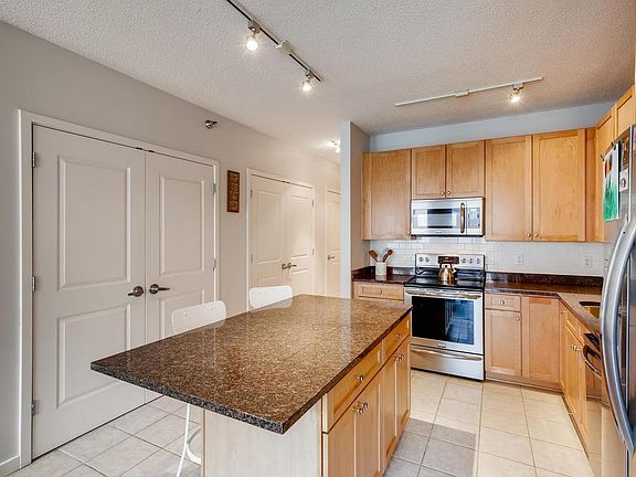 4th image of 209 8th St E APT 405