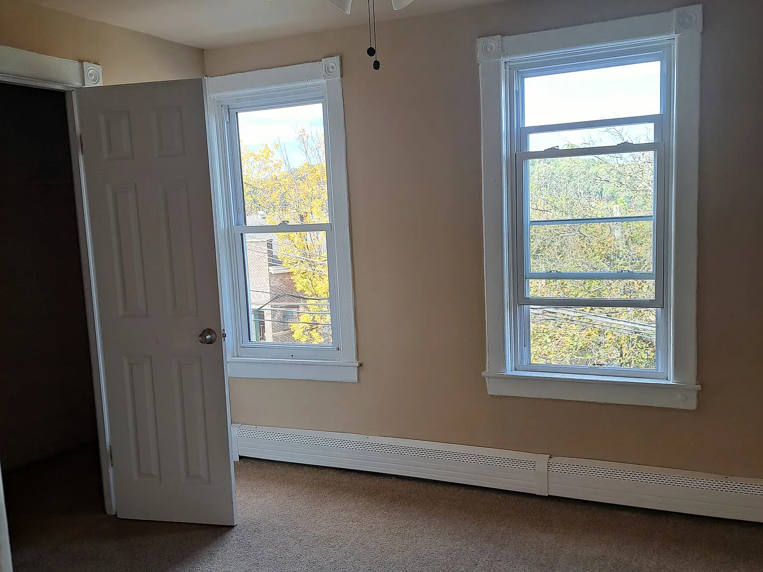 4 bed, 1382 sqft, $1,800 — Photo 3