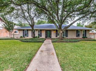 4402 Woodridge Dr, Arlington, TX 76013