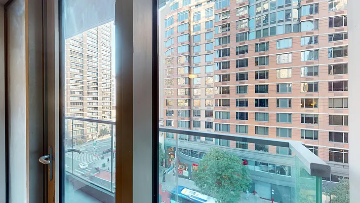 Rented by Bond New York | media 28