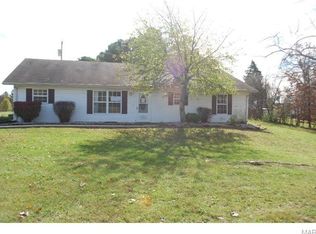 19864 Gore Rd, Ste Genevieve, MO 63670