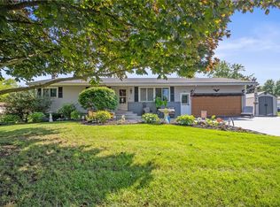 3 Flamingo Dr, Rochester, NY 14624