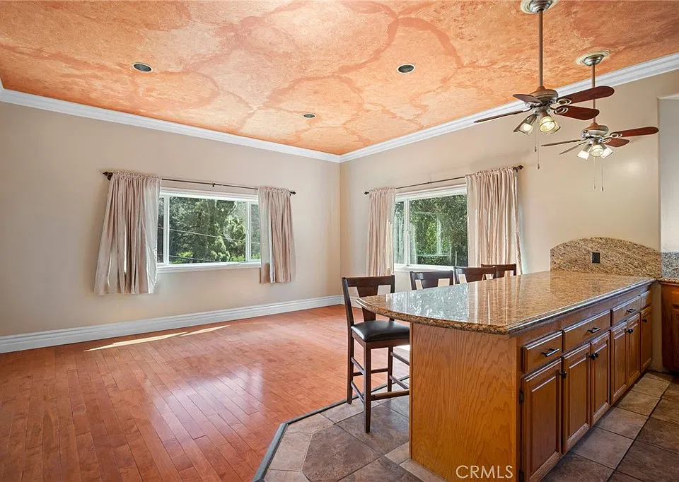 5809 Irving Ave #2