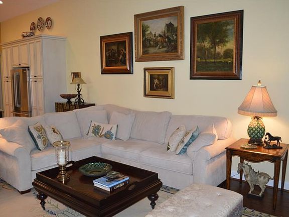 5th image of 1055 Spanish Wells Dr