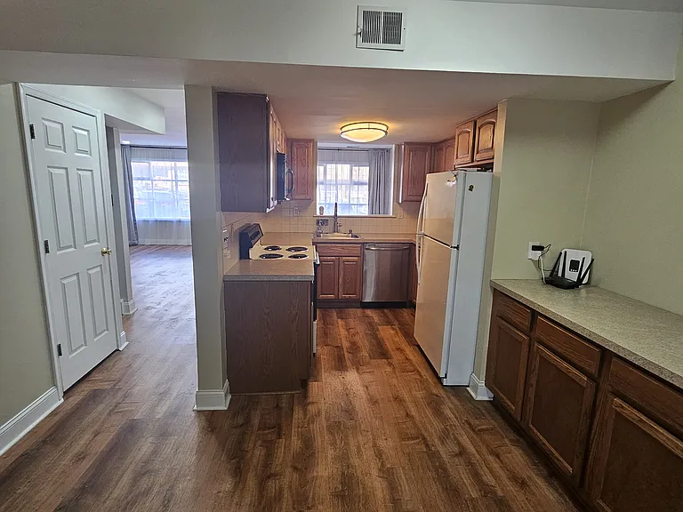 1258 Lisa Dr — Photo 16