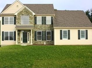 109 Greenhedge Dr, Lancaster, PA 17603