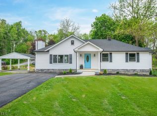 1 Westview Ter, Newton, NJ 07860