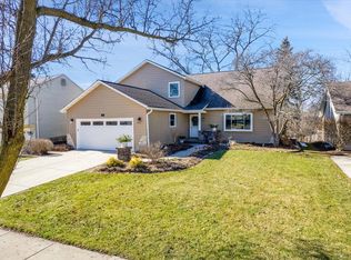 134 S Parkside Ave, Glen Ellyn, IL 60137
