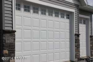 2nd image of 912 Mulberry Ln