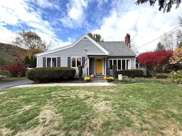 52 Wisconsin Dr, Binghamton, NY 13901