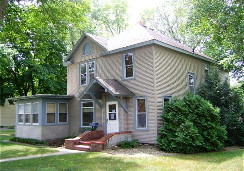 1st image of 506 9th St S