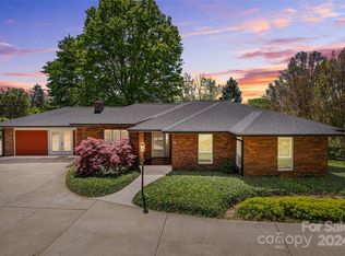 13 Hamburg Dr, Weaverville, NC 28787