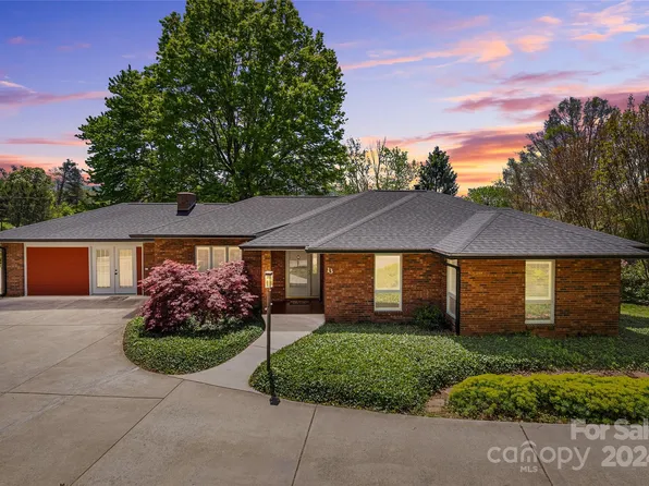 13 Hamburg Dr, Weaverville, NC 28787